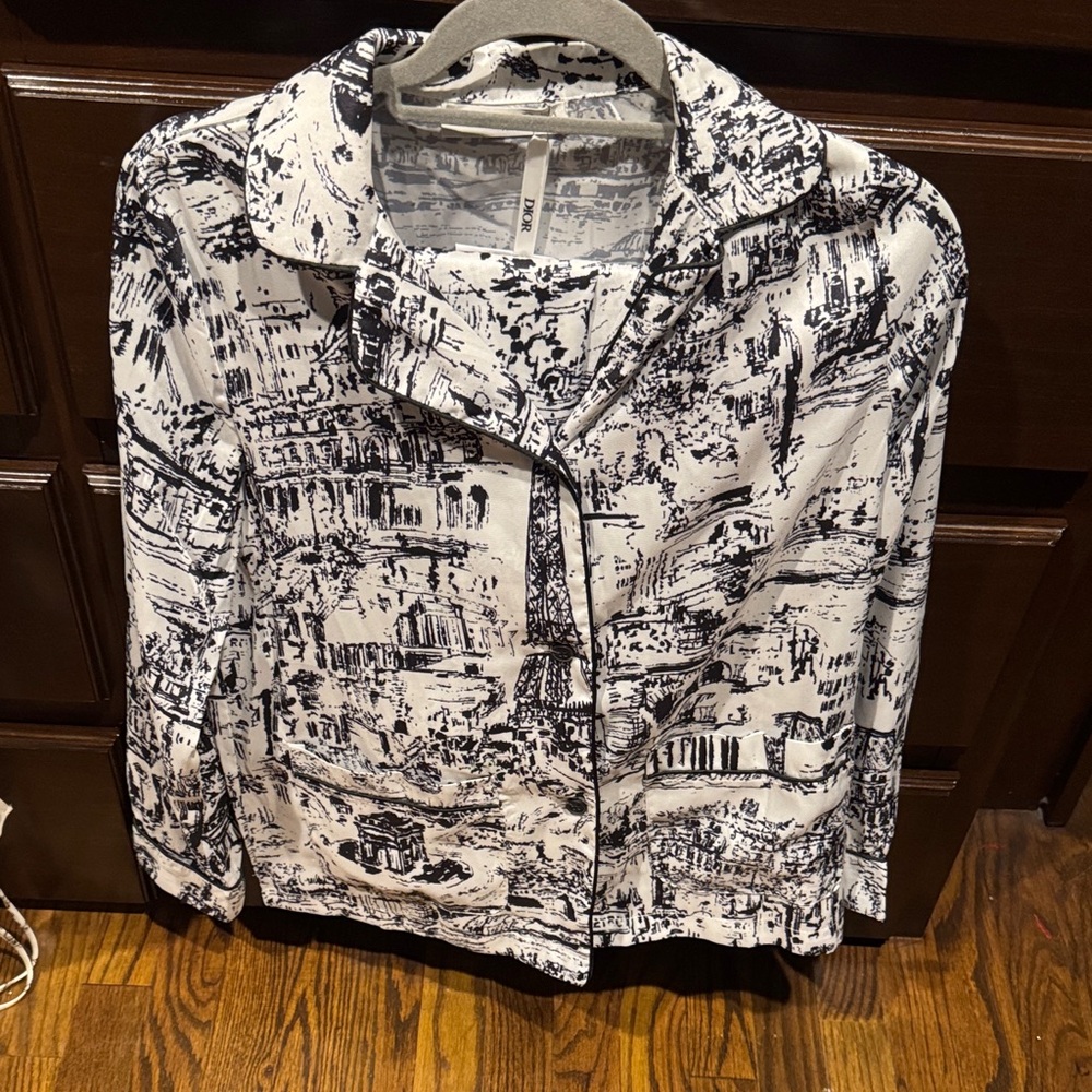 Black & White Sketch Print Button-Front Top